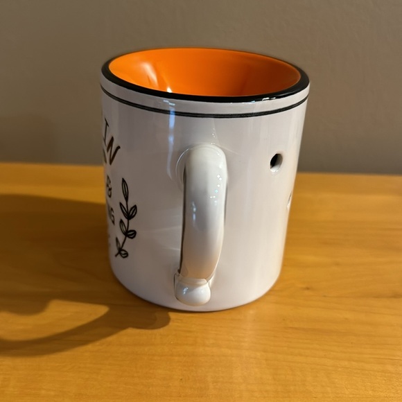 Scentsy “PUMPKIN SPICE & EVERYTHING NICE” Plug-in Warmer - NIB - Picture 3 of 9